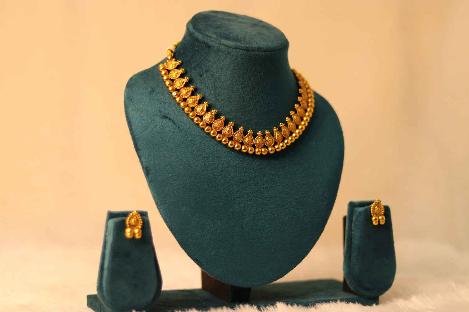 Choker Necklace Set