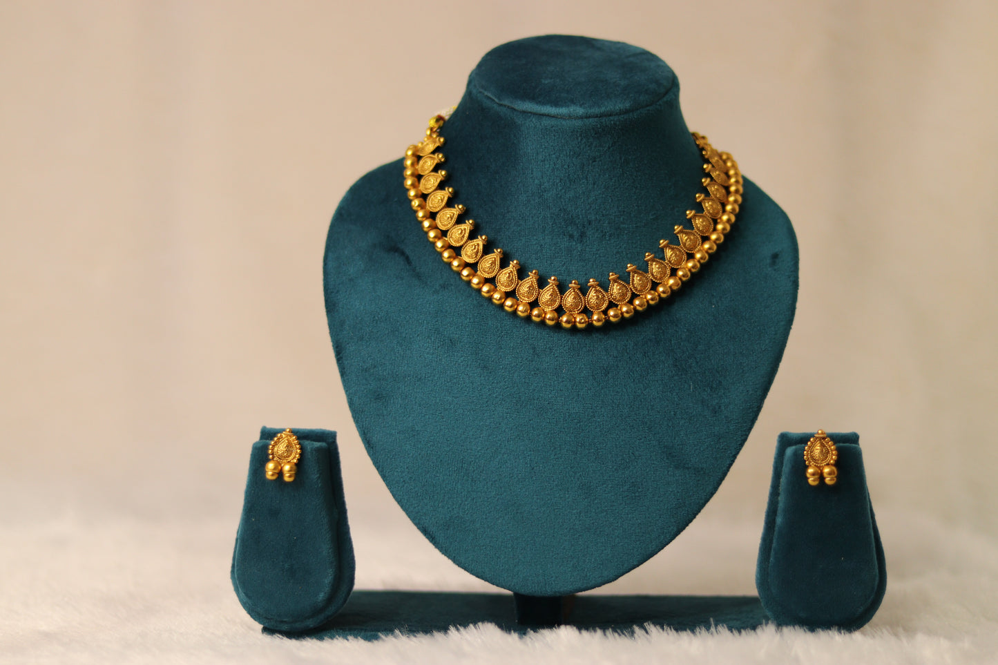 Antique Gold Plated Simple Choker Necklace Set #004